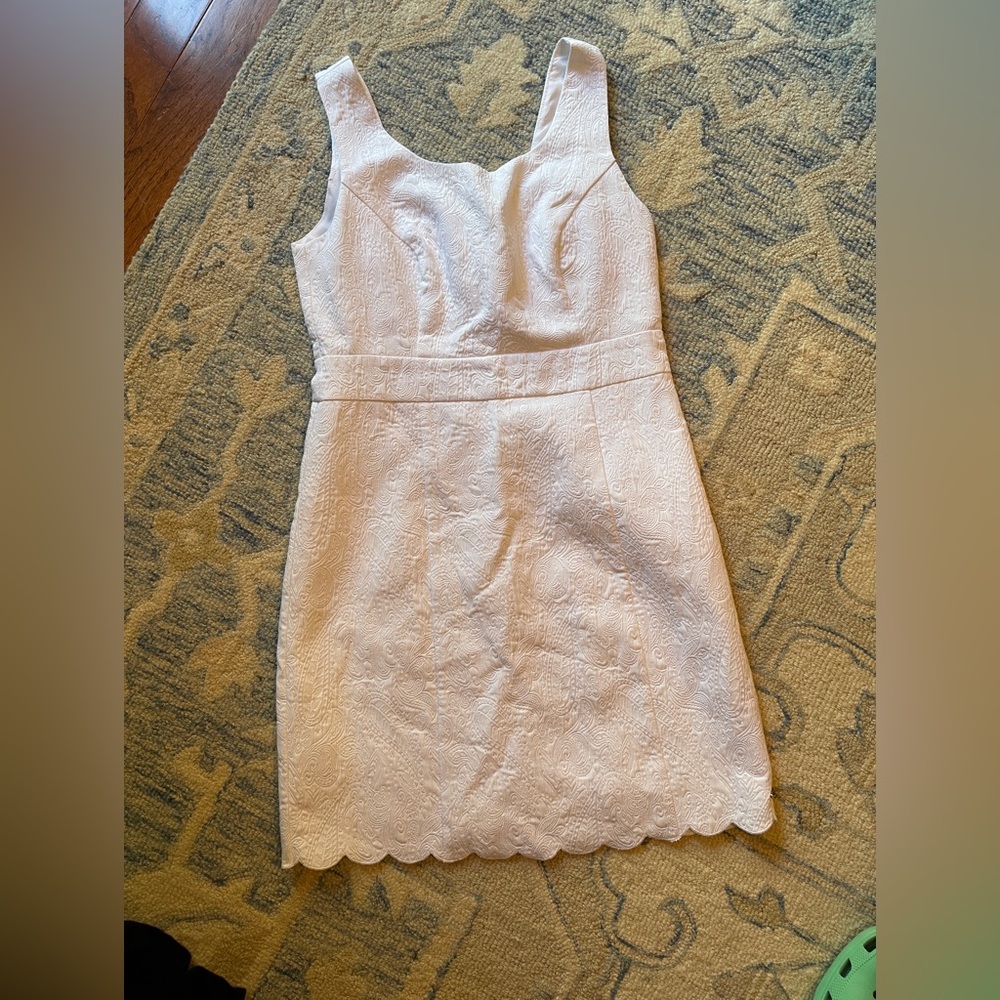 Tommy Hilfiger Women’s like new white scalloped dress size 8